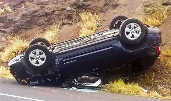 إصابة 4 اشخاص فى حادث سيارة على الطريق الصحراوى بالصف