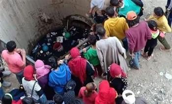  انقاذ طفل سقط في بالوعة صرف صحي بطرة