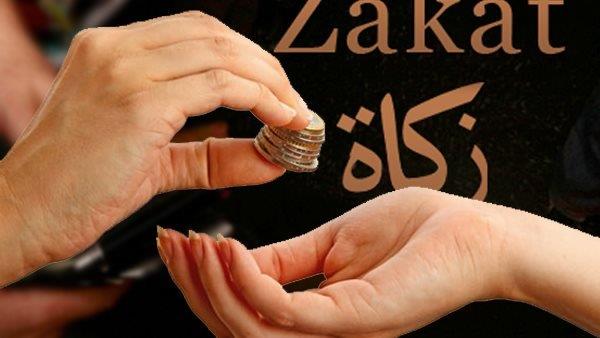 هل يجوز إخراج الصدقة لغير المسلمين للتواجد ببلد أجنبي؟ الإفتاء ترد