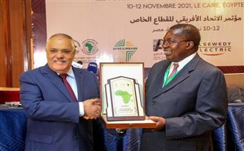   منتدى مؤتمر الإتحاد الأفريقي يكرم رئيس الهيئة العربية للتصنيع