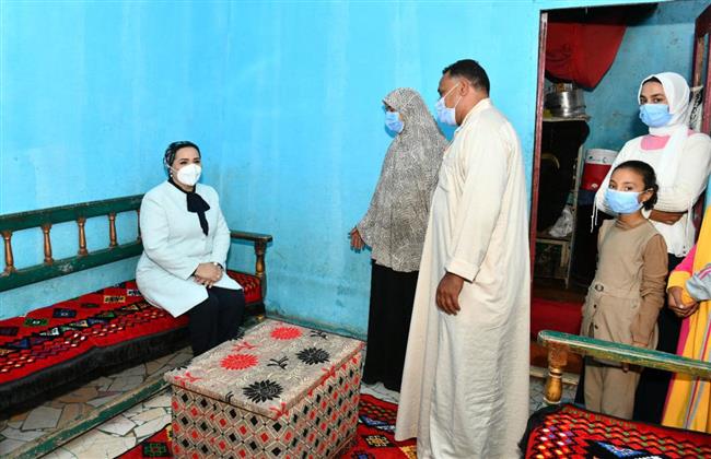 بث مباشر حكاية أسرة قرية «شما» التي استضافت انتصار السيسي