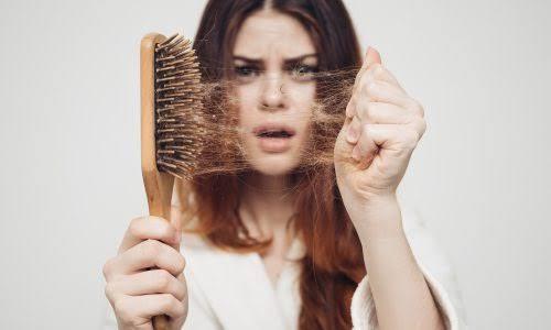 الحالة العاطفية السيئة تؤثر على تساقط الشعر