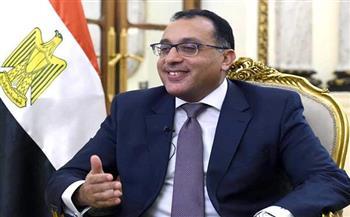 مدبولي: ننفذ شبكة طرق بالوادي الجديد بعشرات المليارات