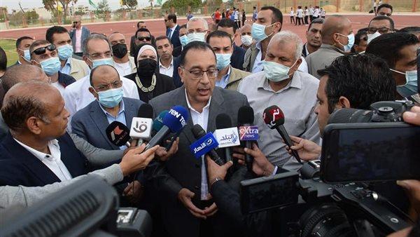 رئيس الوزراء: توجيهات رئاسية بعدم ترك أي جزء فى مصر بدون مشروعات خدمية