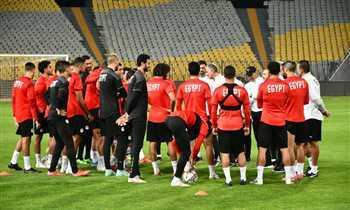 منتخب مصر يتناول وجبة الغداء قبل التوجه لملعب 11 نوفمبر لمواجهة أنجولا 
