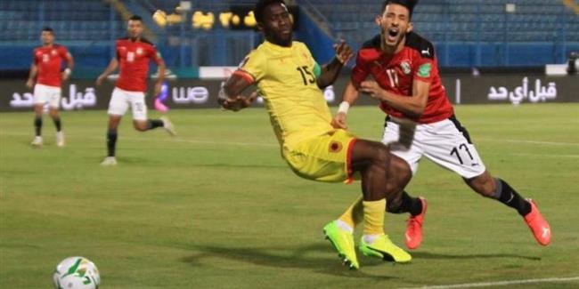 شاهد هدف أنجولا الأول في مرمى منتخب مصر.. فيديو