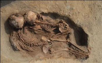  العثور على مقبرة بها اكثر من ١٤٠ طفلا مذبوحين بمدينة تشان تشان