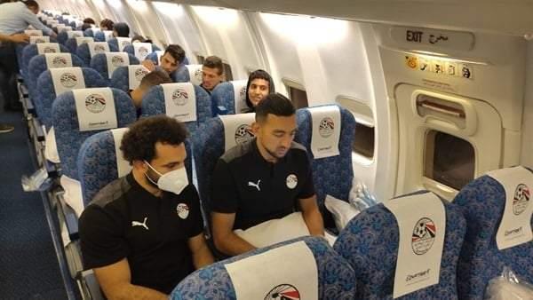 طائرة منتخب مصر الخاصة تصل برج العرب بعد قليل بعد مواجهة أنجولا
