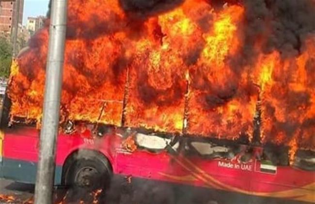 بدون إصابات.. السيطرة على حريق أتوبيس فى المرج