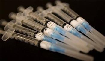   الحكومة تنفي وجود أزمة في توفير سرنجات التطعيم بلقاحات كورونا
