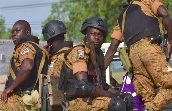 مقتل 20 عسكريا فى هجوم إرهابى شمال بوركينا فاسو