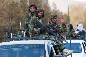   طالبان تجري عرضا عسكريا بأسلحة أمريكية
