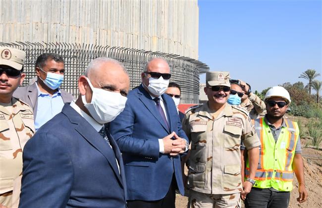 محافظ قنا يتفقد محطتى مياه الصبريات ودشنا ونقطة إسعاف 