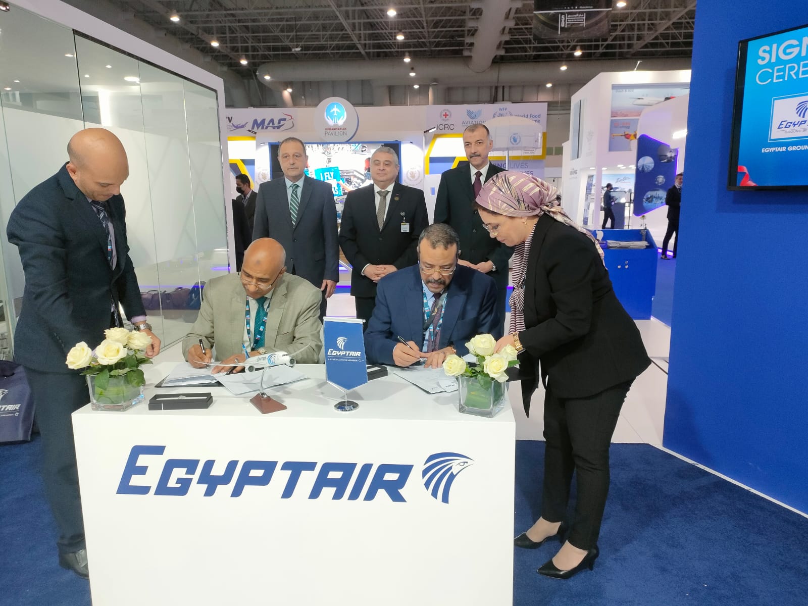 عقود جديدة للخدمات الأرضية بشركة مصر للطيران