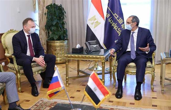 وزير الاتصالات يبحث مع بعثة روسية تجارية مجالات التعاون المشترك بين البلدين 