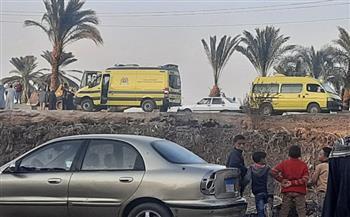 أول صور من حادث انقلاب أتوبيس رحلات على طريق «أسيوط - بنى حسين» 
