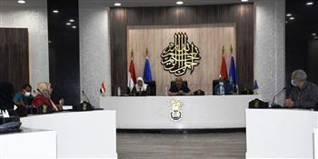  محافظ أسوان يجتمع بممثلي المجتمع المدني لمساعدة متضرري السيول