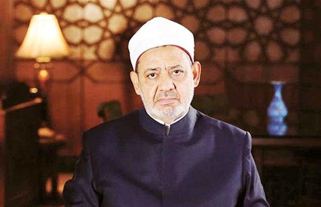 «بيت الزكاة» يقدم قوافل إغاثية ومنح نقدية لمتضرري سيول أسوان