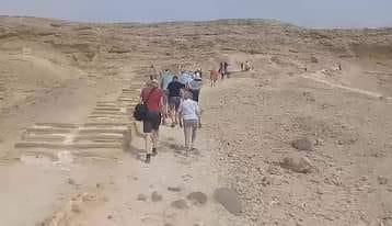 وفد سياحي من ألمانيا والنمسا يزور المناطق الأثرية بالمنيا