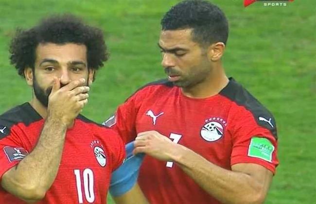 شارة قيادة المنتخب.. أحمد فتحى ومحمد صلاح أيهما أحق بها ؟