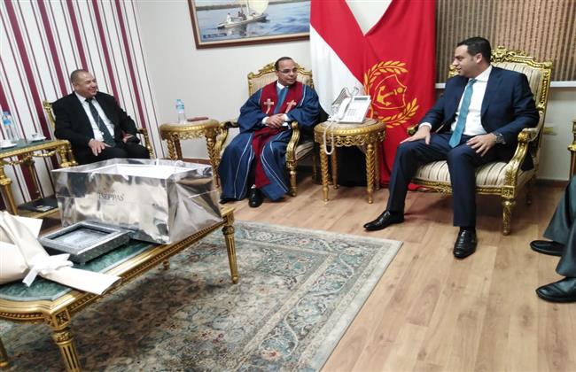 نائب المحافظ بورسعيد يلتقى الرئيس العام للكنائس الرسولية