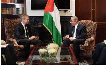   رئيس وزراء فلسطين يبحث مع المبعوث الأوروبي تفعيل الرباعية الدولية
