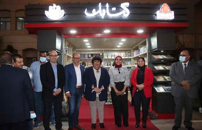 وزيرة الثقاقة تدشن أول منفذ لـ«كشك كتابك» بدار الأوبرا