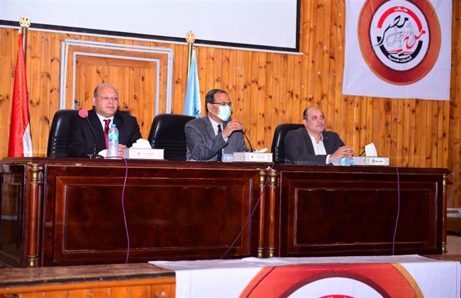 طلاب من أجل مصر بجامعة سوهاج تحتفل ببدء كرنفال الانتخابات الطلابية 