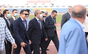 محافظ الإسماعيلية يلتقي مجلس الدراويش ويحفز اللاعبين قبل لقاء الزمالك