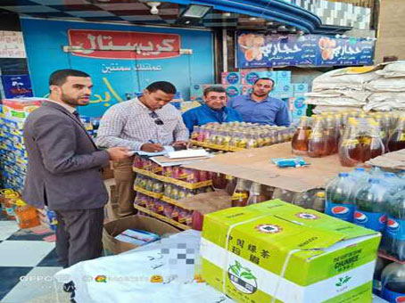 ضبط ٣٢٦٣ قطعة مواد غذائية منتهية الصلاحية بمركز أبو المطامير