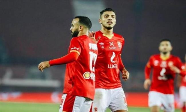 محمد شريف يقود هجوم الأهلى أمام المقاولون العرب