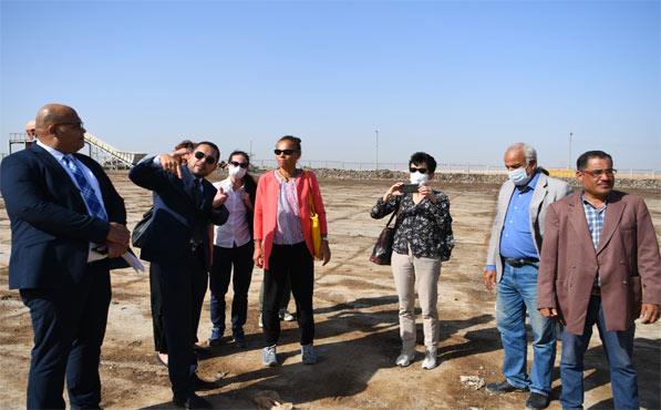 وفد الوكالة السويسرية للتعاون والتنمية يتابع سير العمل بمنظومة المخلفات الصلبة بقنا