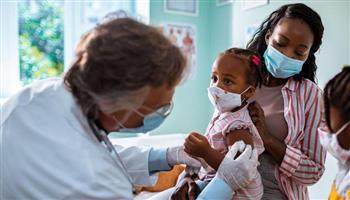   باكستان تؤجل تطعيم الأطفال ضد «كورونا»