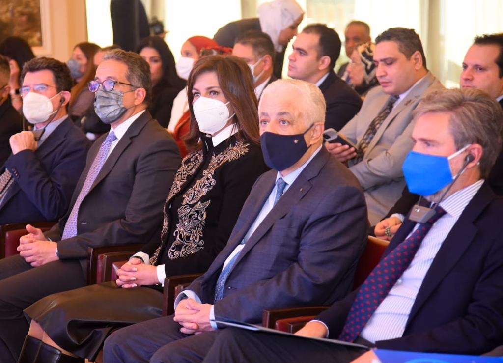 خبير دولي يستعرض "استراتيجية التواصل والاتصال مع المصريين بالخارج"