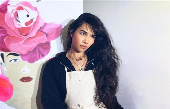 من الطب إلى الرسم.. أمنية عبده فتاة مصرية تحترف الرسم في أمريكا
