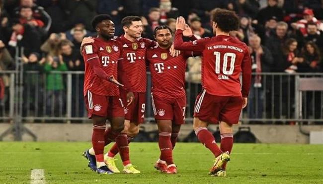 بايرن ميونخ يقرر معاقبة 4 لاعبين بسبب لقاح فيروس كورونا