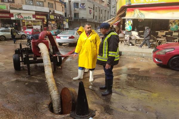 إصابة عامل بالصرف الصحي على كورنيش الإسكندرية