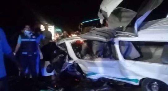 بالأسماء..إصابة 7 أشخاص  في حادث تصادم سيارتين بالبحيرة