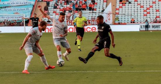 بعد تألقه بالدورى التركى.. أحمد ياسر ريان يلفت أنظار فرق أوروبا