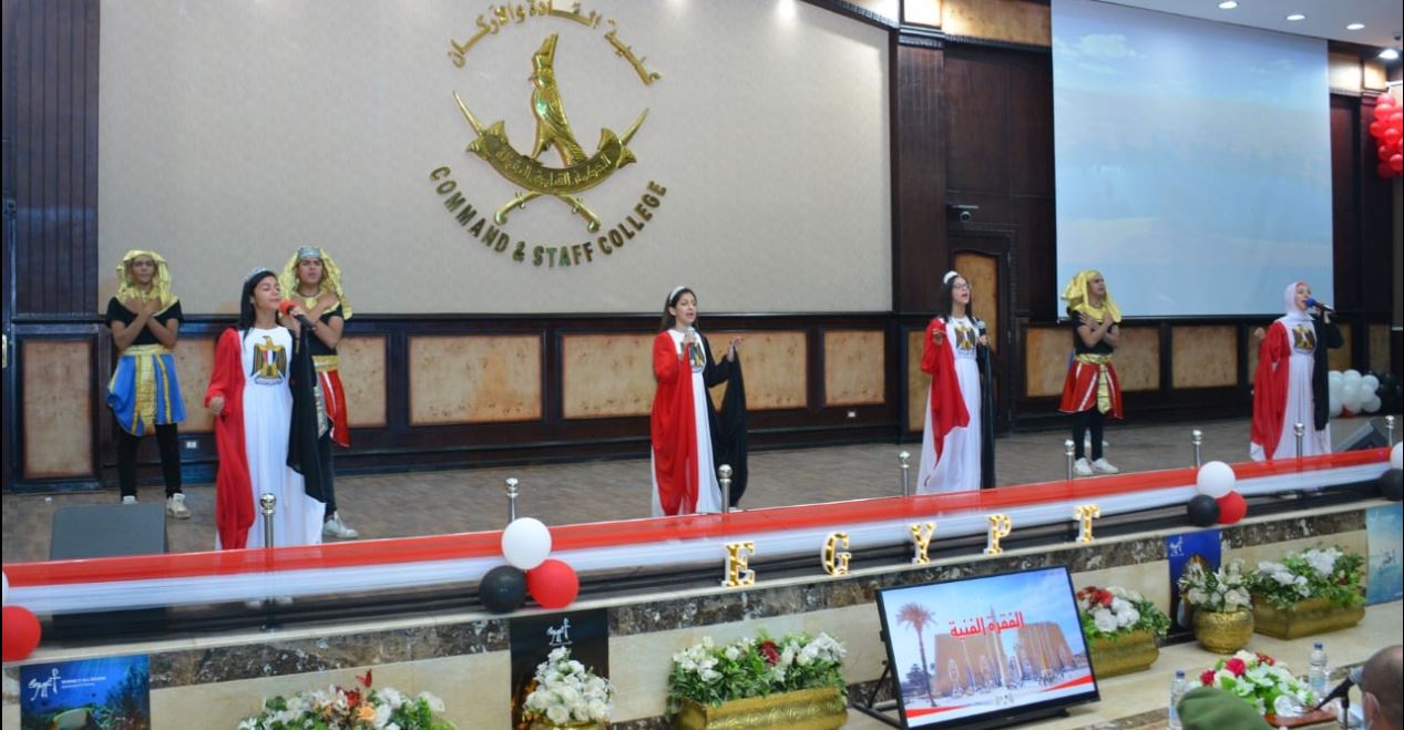 المتحدث العسكرى: كلية القادة والأركان تحتفل باليوم الوطنى لمصر