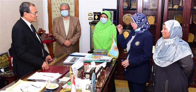 جامعة سوهاج تبحث مع وزارة التعليم آليات التعاون لدعم الطلاب ذوي الإعاقة