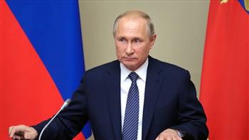  الرئيس الروسي يتلقى لقاح كورونا عن طريق الأنف