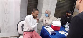   حملة لتطعيم المواطنين بلقاح كورونا في ميدان عام المنشية بالإسكندرية 