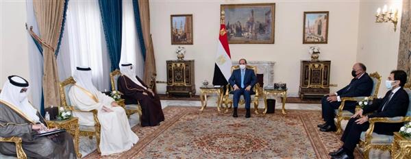 السيسي يستقبل مستشار ملك البحرين للشئون الدبلوماسية