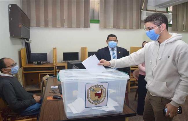 999 مرشحا بالكشوف النهائية لانتخابات اتحاد طلاب جامعة سوهاج 