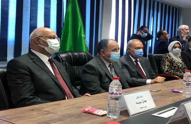 رئيس جامعة بنها: ممثلو وزارة المالية يفهمون صحيح القانون ويحرصون على تنفيذ أحكامه