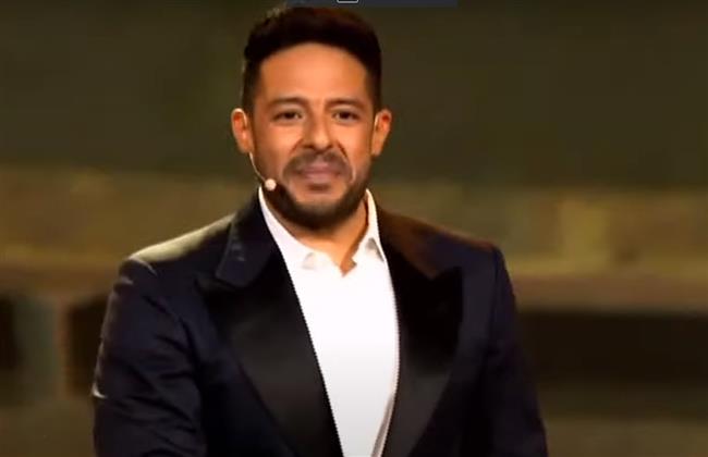 حماقي يغنى فى افتتاح طريق الكباش: هنا بداية الحياة