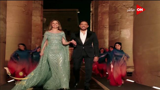 من هي المطربة التي شاركت حماقي اغنية حفل طريق الكباش.. شاهد