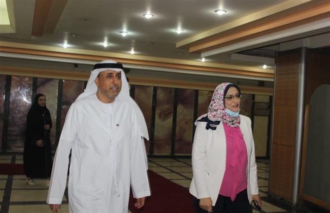 وفد من الشارقة يزور دار الكتب والوثائق القومية 