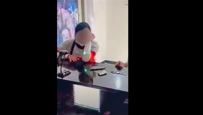 شاهد حيلة جديدة لـ فتاة تقوم بالسرقة فى «الجيمات» بـ شبرا